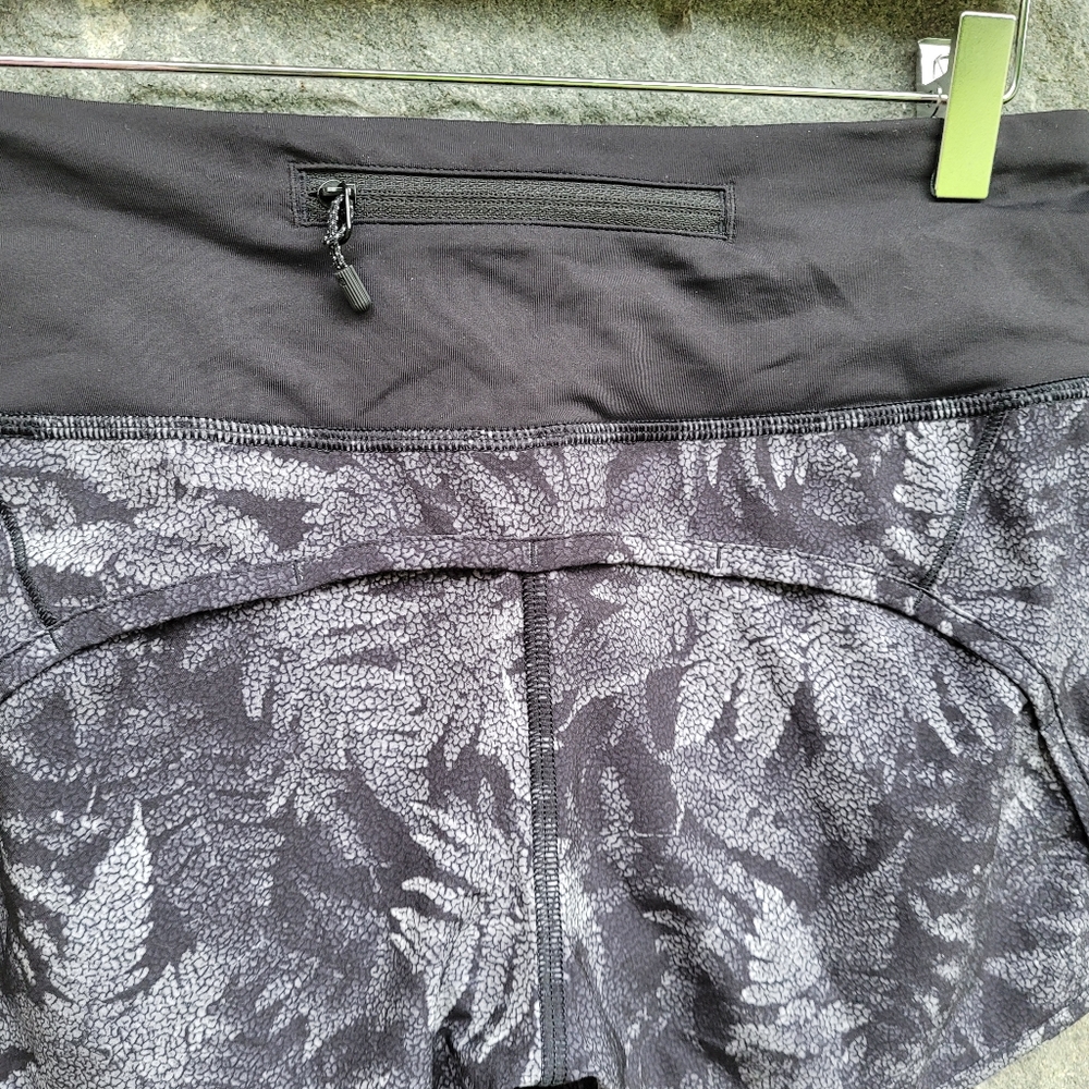 Lululemon  Run times shorts  kindred spirt - Picture 7 of 16